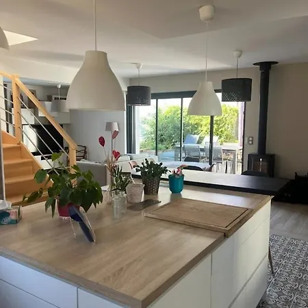 Maison Proche Plages, Au Calme, Piscine Et Parking Hébergement de vacances