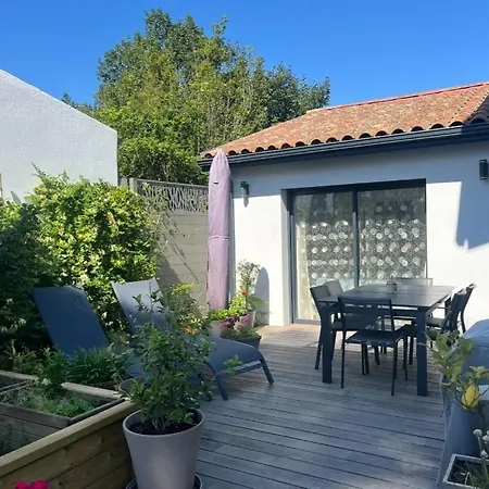 Hébergement de vacances Maison Proche Plages, Au Calme, Piscine Et Parking *