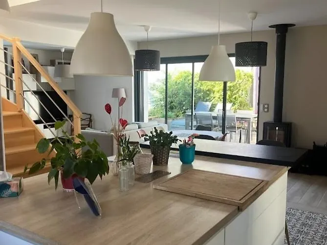 Maison Proche Plages, Au Calme, Piscine Et Parking 펜션